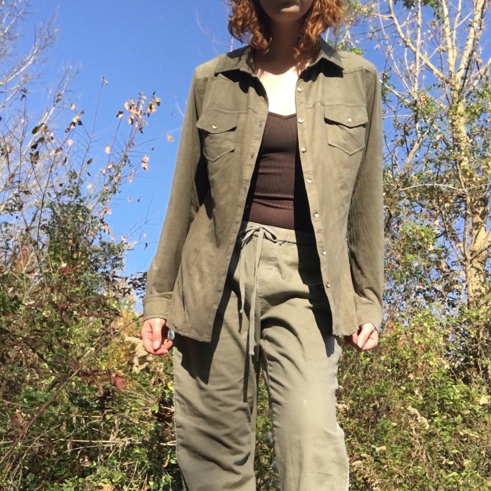 🌷NWT Umgee Faux Suede Button Up